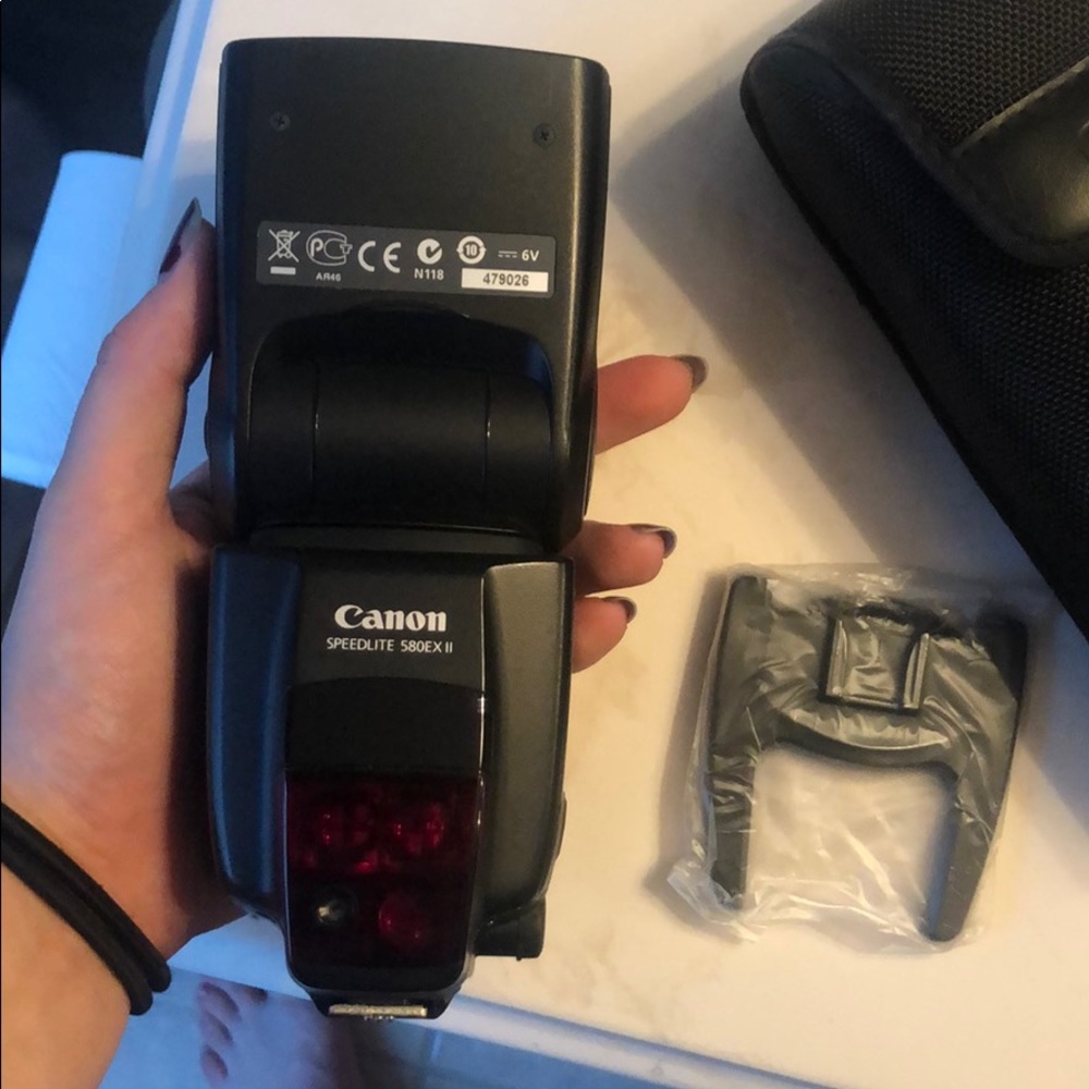 Canon Flash - Picture 2 of 2